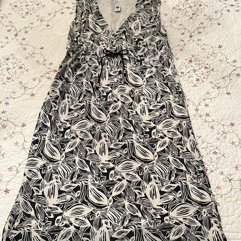Sleeveless Gap Dress, size M, Drawstring at waist